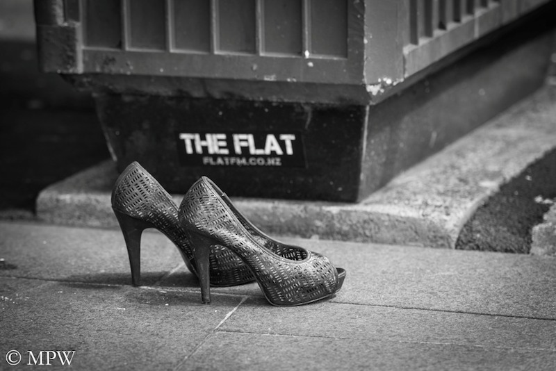 Auckland City street photo, Queent St, black and white